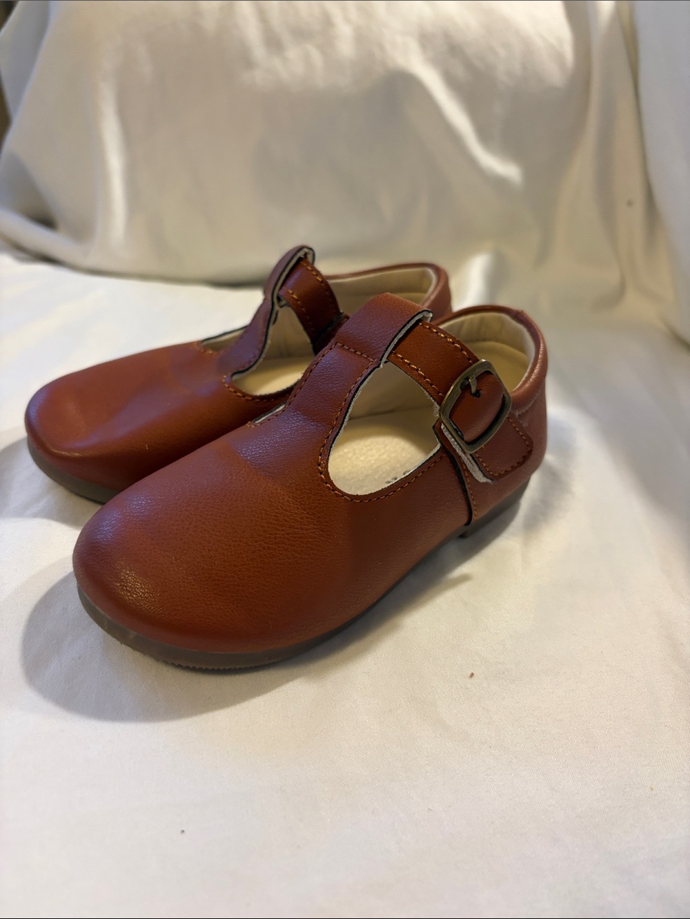 Leather-look Brown T-Bar Kids Dress Shoes with Buckle